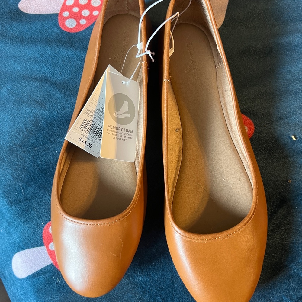 Universal Thread Tan Leather Ballet Flats